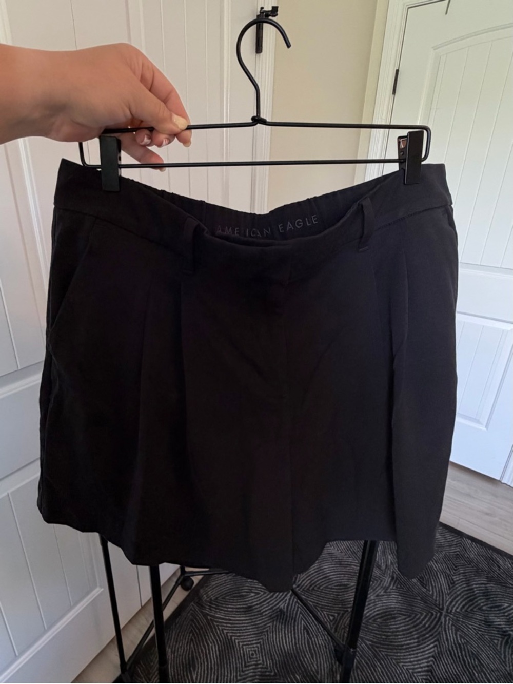 American Eagle 6” High Wasited Trouser Shorts *STOCK PHOTOS INCLUDED*
